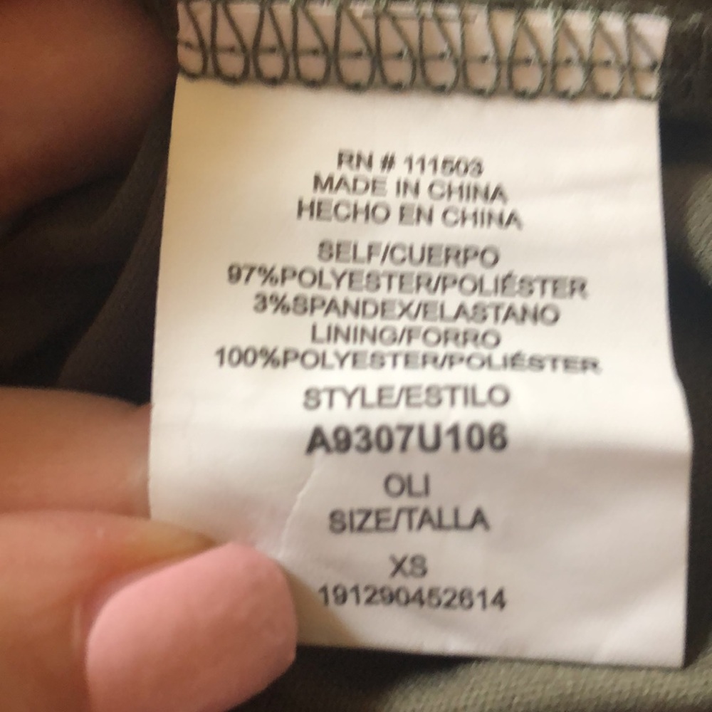 π«SOLDπ«NWT Olive Pant Suit/matching Scrunchie π - Picture 8 of 12